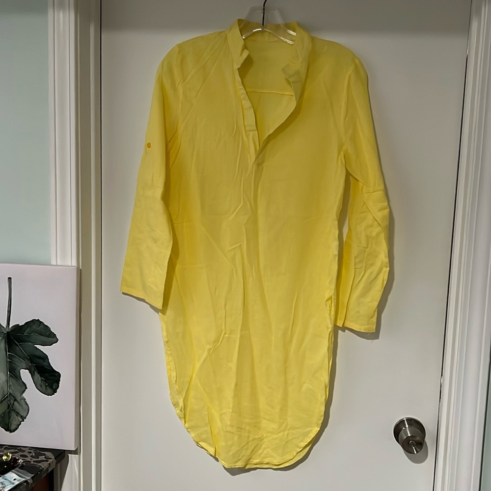 Bathing Suit Coverup Blouse Pullover Lightweight Dress Runs Small